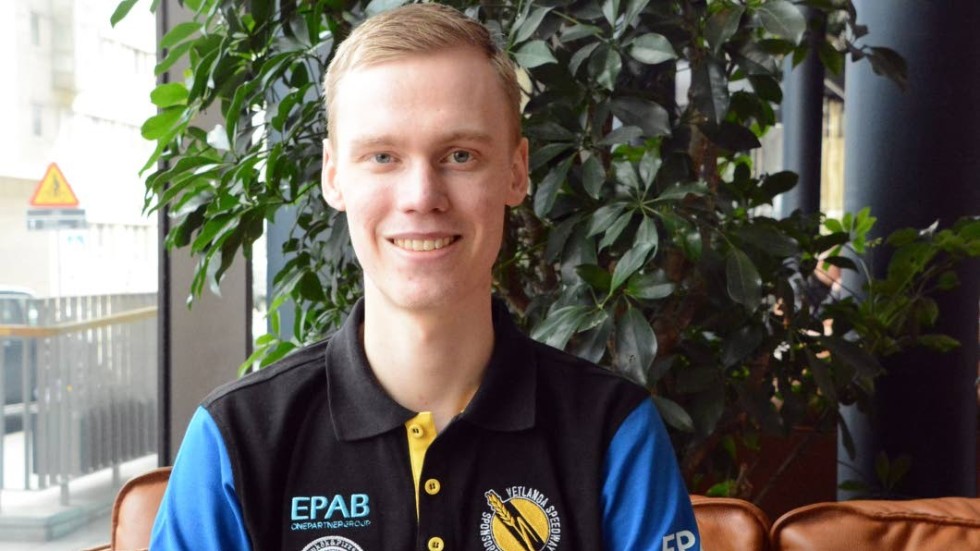 Filip Hjelmland från Mariannelund, som tävlar för Vetlanda, ska köra U21-VM.