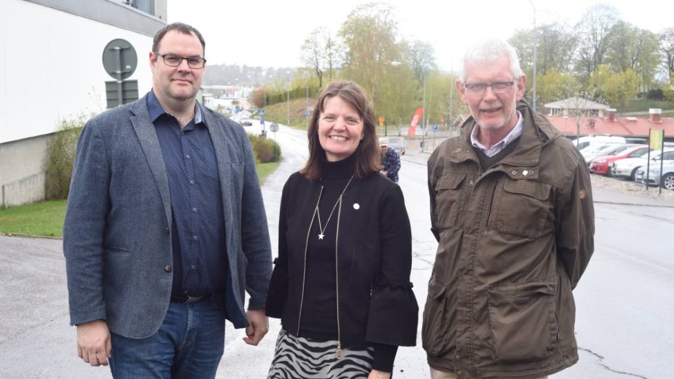 Trafikadministratör Joakim Svensson, Kommunalrådet Ingela Nilsson Nachtweij (C) och riksdagsledamoten Anders Åkesson (C) vill lyfta Stångådalsbanans betydelse för Vimmerby kommun.