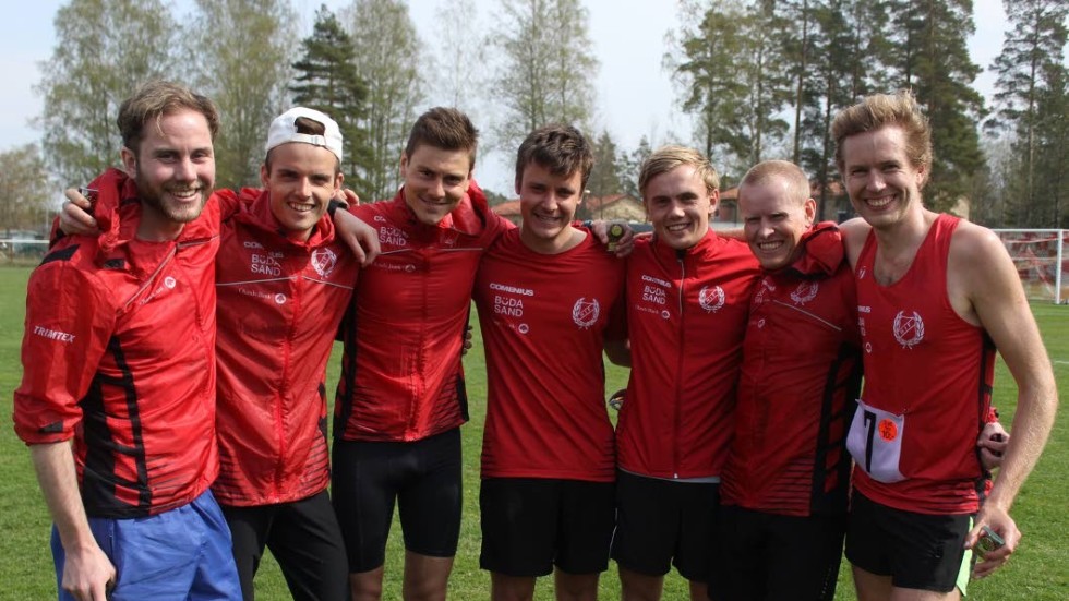 Högby IF segrade i tävlingsklass herrar med Ken Slättengren, Anton Rehn, Oliver Wykman, Simon Rohde, Ludvig Bjurelid, Mikael Bäcklund, Christofer Fogel samt Love Carlsson (saknas på bilden).