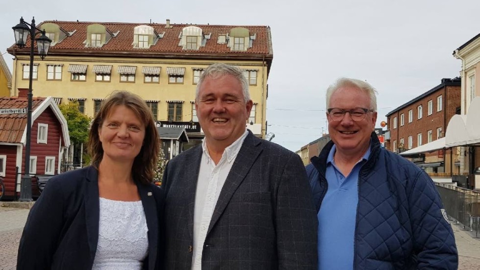 RIksdagsledamoten Anders W Jonsson, centerns vice ordförande mötte upp några av partiets lokala företrädare i Vimmerby, Ingela Nilsson Nachtweij och Leif Larsson.