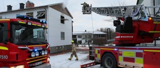 En person livshotande skadad i brand