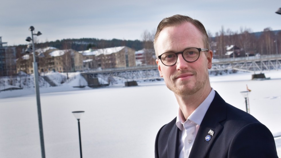 "För 10 år sedan ville Skellefteå Krafts ledning investera i mer kärnkraft. Frågan avgjordes i fullmäktige och en majoritet röstade nej – Moderaterna röstade ja", skriver Andreas Löwenhöök (M) oppositionsråd. 