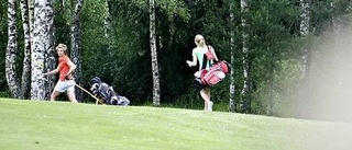 Nervösa spelare vid UNT-Cupen i golf