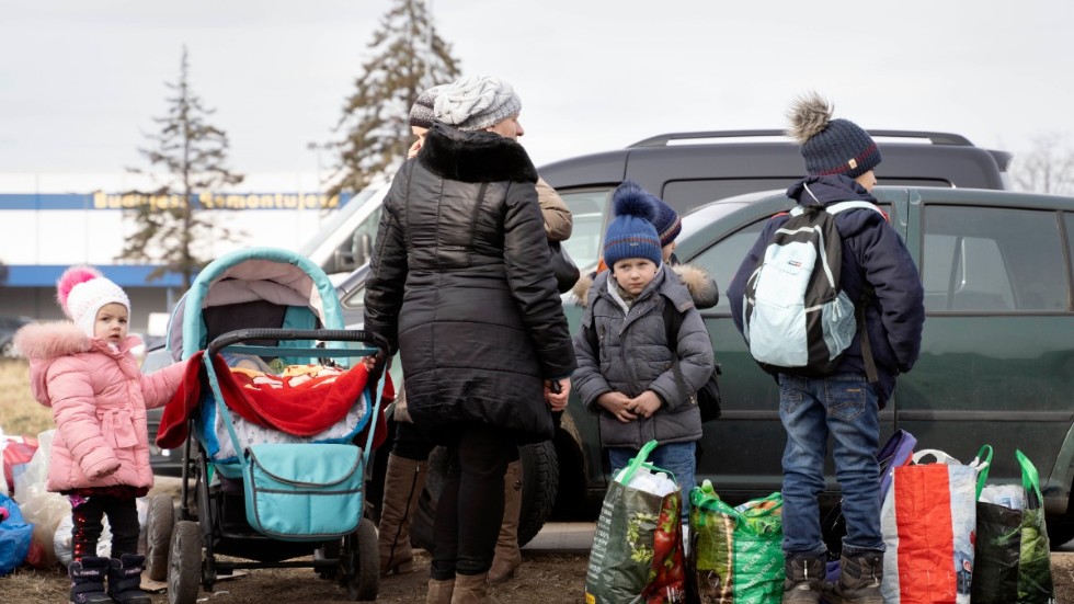 Om inte bilderna av oskyldiga barn som far illa väcker känslor, är jag rädd för att ondskan och hans hantlangare kommer att gå segrande ur striden, skriver Stefan Karlsson.
Bilden: Ukrainska flyktingar vid den polska gränsen.