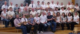 50-årsjubilerande orkester med blåskraft och som spelar i dur och skur