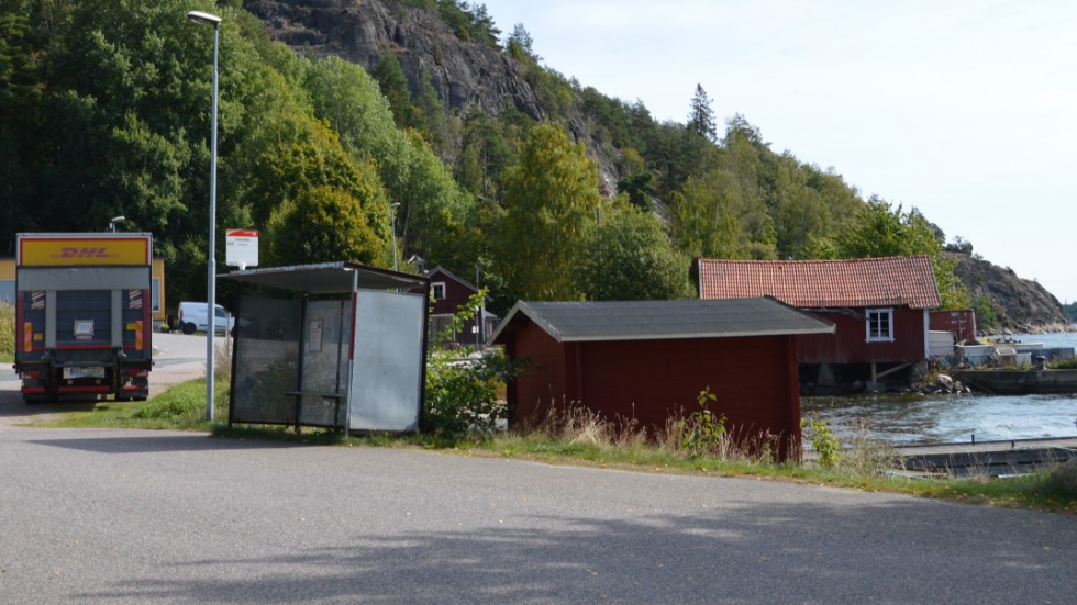 Det var inte bara sista bussen som lämnade Kvarsebo den 12 juni, med bussen åkte även den sista offentliga servicen, skriver Erik Tilleby.