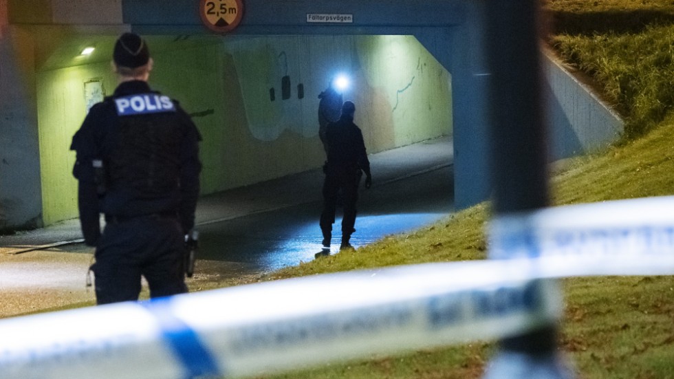 Polis och avspärrningar på Närlunda i Helsingborg efter en skottlossning den 14 oktober. Den skjutne 19-åringen dog senare. Arkivbild.