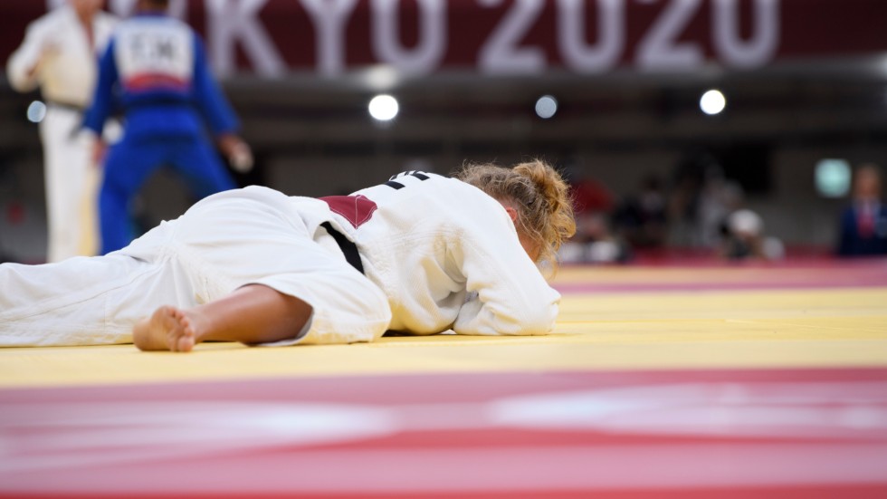 En besviken Anna Bernholm efter förlusten i OS-åttondelsfinalen i judo mot Alice Bellandi, Italien.