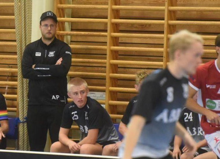 Alexander Pettersson har tagit över som huvudtränare i VIBK