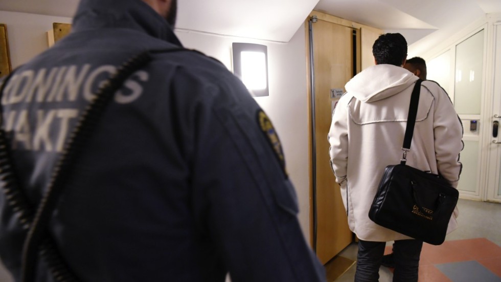 Flera rättegångar inleds, pågår och väntas genomföras mot gangsters i Sverige där bevisningen i mycket bygger på avlyssning av den krypterade tjänsten Encrochat där de kriminella trodde att de var säkra. 