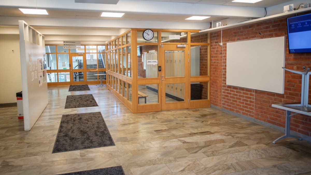 Ny incident på Nyköpings högstadium – personal till sjukhus efter brand ...