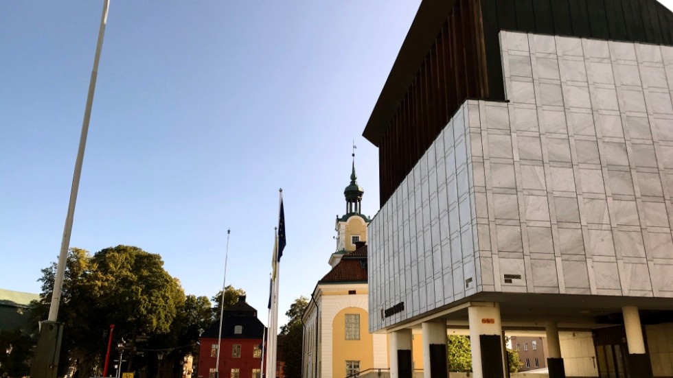 "Många boende i stan har protesterat, men inför döva öron", skriver insändarskribenten om hur politikerna inte lyssnar på invånarna när Nyköpings stadsbild ändras. Arkivbild
