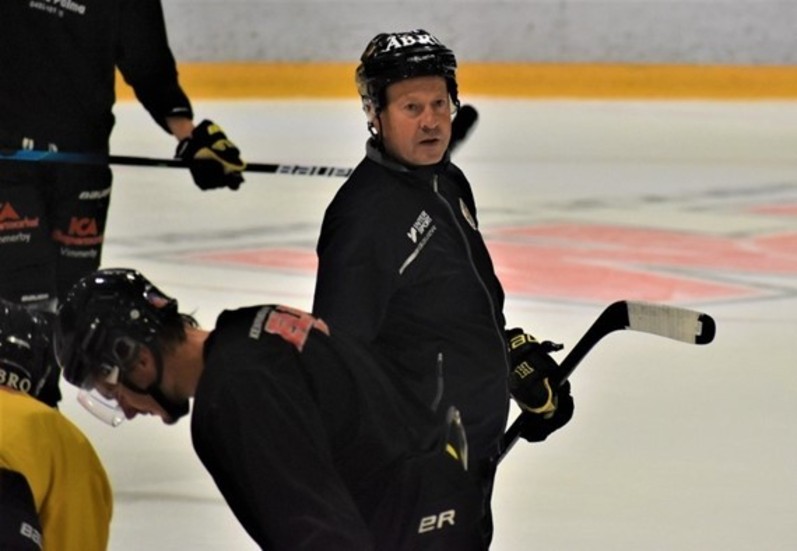 Staffan Lundh var ändå ganska nöjd med en poäng för Vimmerby Hockey mot Mörrum borta.