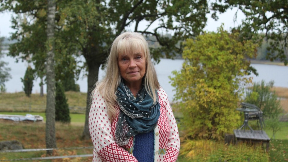 Kerstin Sköld är företagare, Floraväktare, författare och vindkraftsskeptisk.