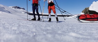 De åkte 140 mil på skidor – efter löftet till följarna på Instagram