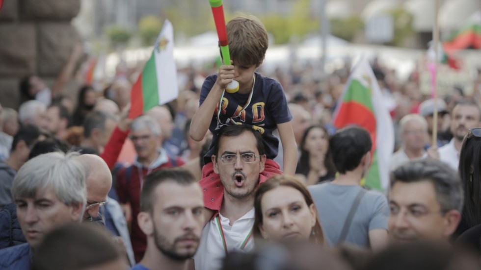 Tusentals bulgarer deltog i fjolårets stora regeringskritiska demonstrationer i huvudstaden Sofia. Arkivfoto.