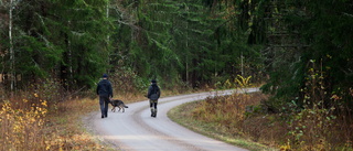 Två greps för mord på man som hittades i Järlåsa
