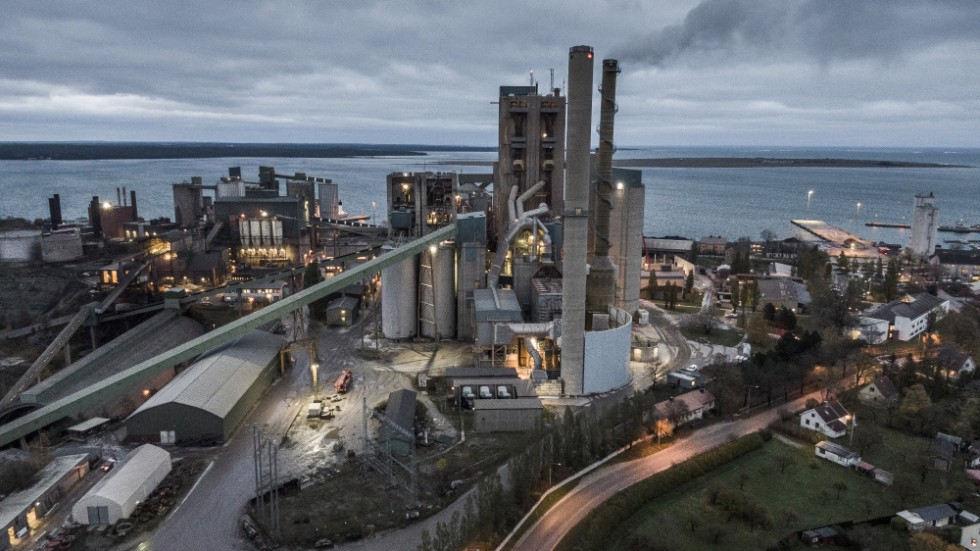 Om ingenting händer stannar cemetfabriken i Slite på Gotland i höst. Krisen i byggbranschen skulle därmed vara ett faktum.