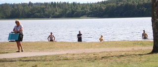Glada nyheter för badsugna – nu går det att bada i Hulingen igen • Bakterierna i sjön: Ett mysterium som ska lösas