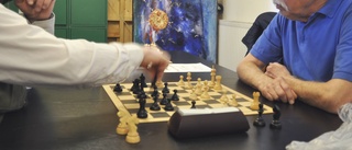 Gnestas schacksällskap vill få fler att upptäcka charmen med spelet: "Man stänger ute världen och har fullt fokus på spelet"