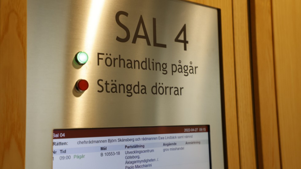 Förhandlingen mot kirurgen Paolo Macchiarini hålls under tretton dagar i Solna tingsrätt.