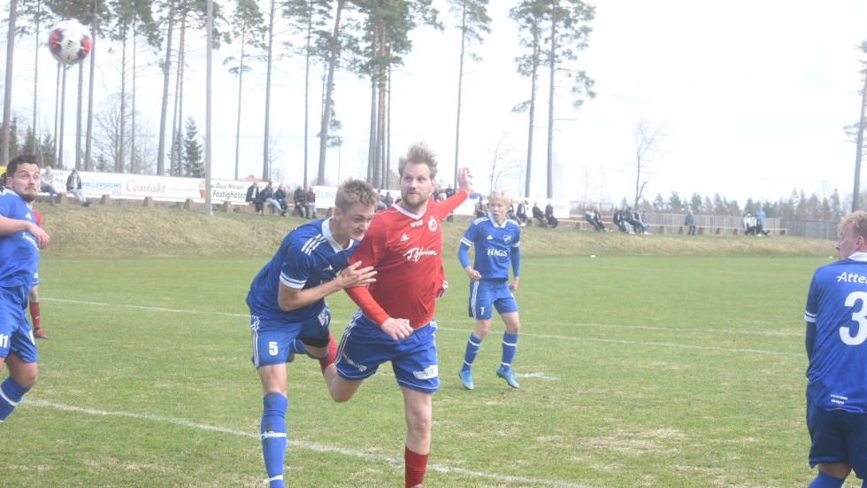 Isak Thuresson nickar in 2-1 för Djursdala hemma mot Aneby.