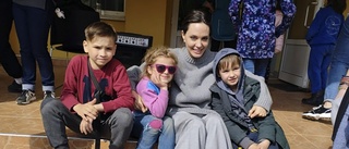 Angelina Jolie dök överraskande upp i Lviv