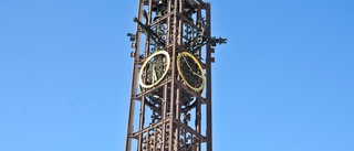 Nedmonteringen av klocktornet påbörjas