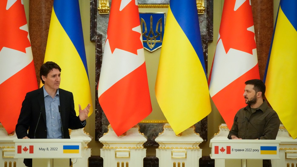 Justin Trudeau och Volodymyr Zelenskyj under söndagens presskonferens.