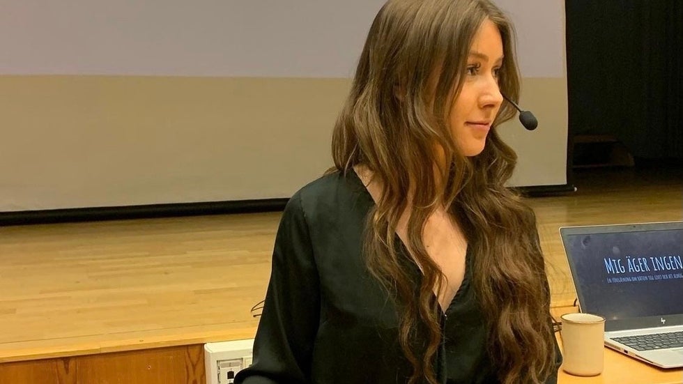 Instakändisen Lina Rask föreläser om psykisk ohälsa: 