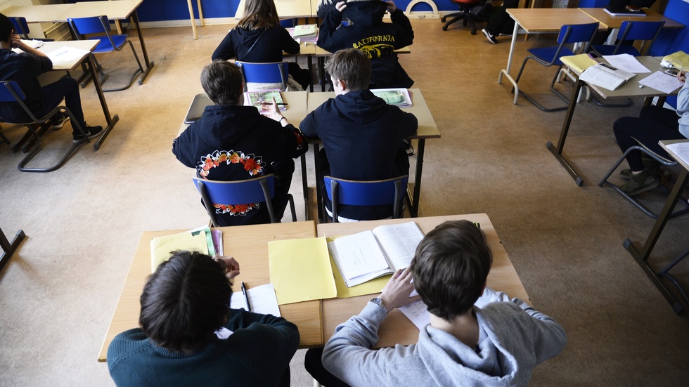 Barn från socioekonomiskt svaga hem drabbas värst av bristerna i den svenska skolan.
