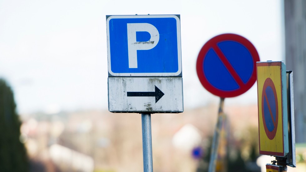 Maria i Katrineholm tycker att det finns för få parkeringar i stan och att tiderna när man får parkera varierar för mycket.


