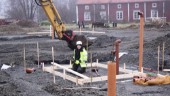 Ett halvår försenat - bygge på Karlgård är igång