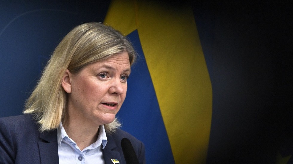 Magdalena Andersson försöker nog hålla på säkerhetsavståndet till Vänsterpartiet. 