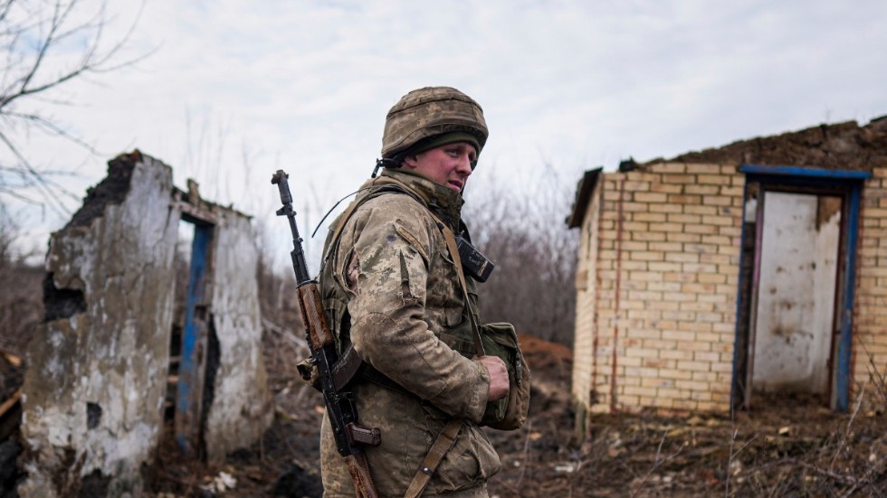 En ukrainsk soldat i det krigshärjade östra Ukraina.
