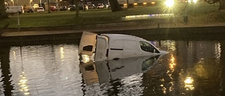Bil rullade ner i ån – för andra gången på kort tid