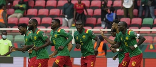 Kamerun första lag till slutspel