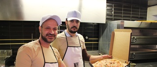 Pizzerior välkomnade trötta och hungriga nyårsfirare • Uppåt 400 beställningar – på bara några timmar