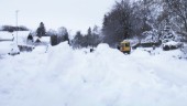 Samhällsstörningar i snösmockans spår – felparkerade bilar bromsar röjningen: "Jätteproblem"