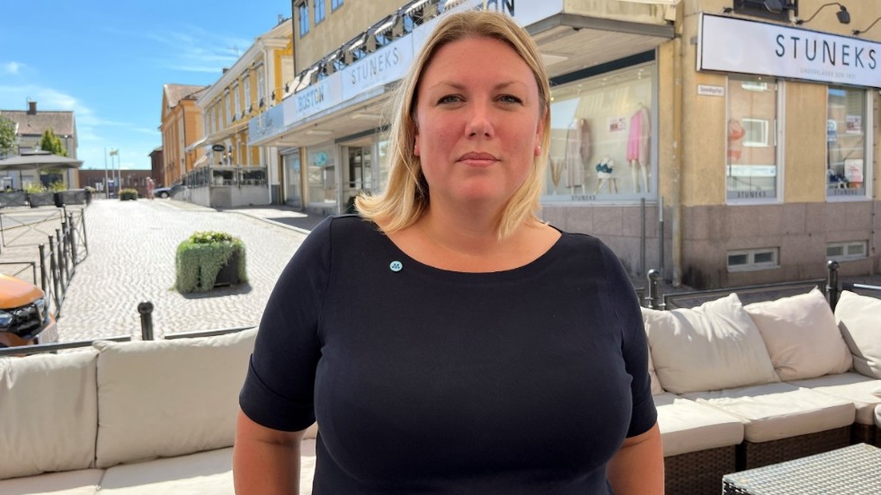"Tack vare den sjunkande inflationen kommer regeringen kunna genomföra investeringar för att göra Sverige och Kalmar län rikare och tryggare", skriver Marie Nicholson (M)