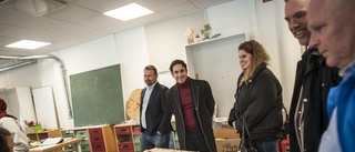 Civilministern på besök i nya Stenhammarskolan