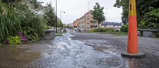 Stor vattenläcka i centrala Katrineholm