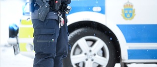 Stort polispådrag vid husrannsakan i Åkers styckebruk