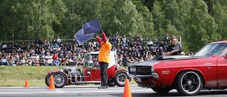 Västeråsband spelar på Hot rod-festen