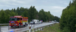 Ny olycka norr om kommungränsen • Flera fordon inblandade • E22 stängdes av