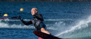 Hon togs med i EM-landslaget i vattenskidor: ✓ Svenskt rekord ✓ Guld i Skandinaviska mästerskapen
