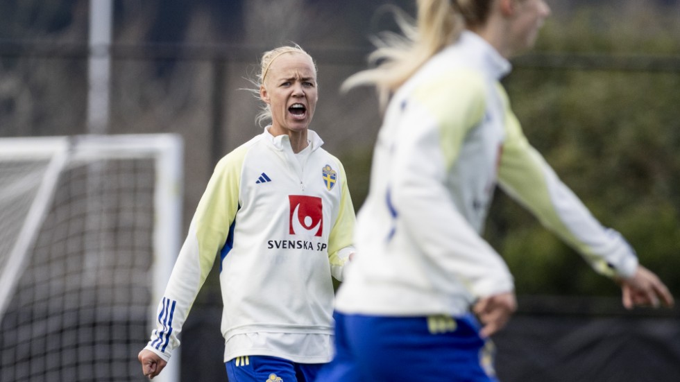 Caroline Seger var, som vanligt, en av spelarna som hördes mest under torsdagens träning med det svenska VM-laget.