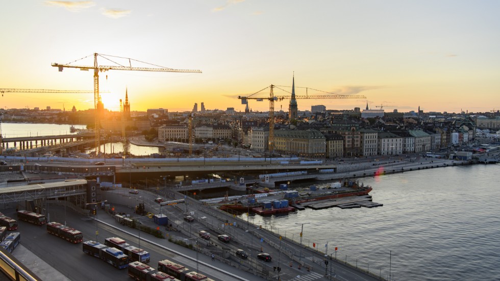 Sommaren innebär något ökade framtidsutsikter för butiks- och e-handeln.