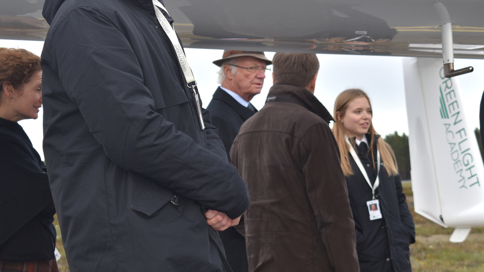 The king and the delegation from IVA began their visit at Skellefteå Airport.
