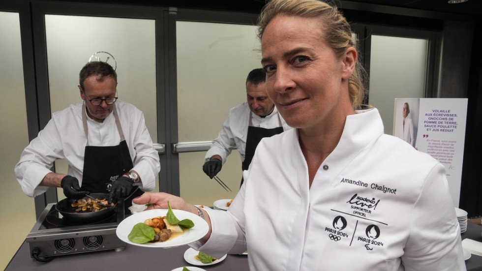 Den prisade kocken Amandine Chaignot är en av tre franska stjärnkockar som ska bidra till att göra menyn för deltagarna i OS i Paris lite mer grön och lite mindre dominerad av rött kött. Arkivbild.